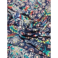 Granatowa elastyczna dzianina z fantazyjnym wzorem